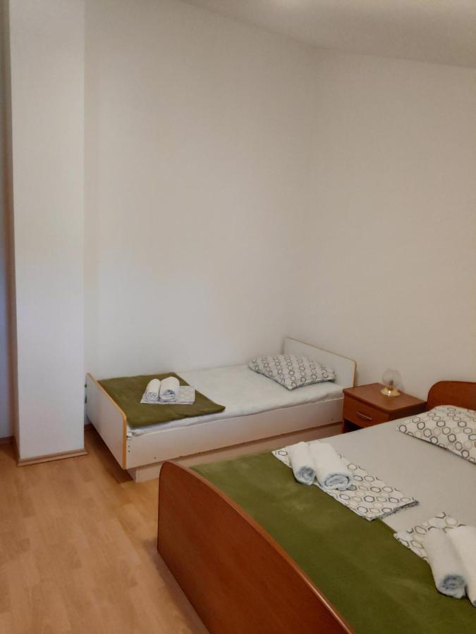 Apartments Mario Biograd Na Moru Exteriör bild